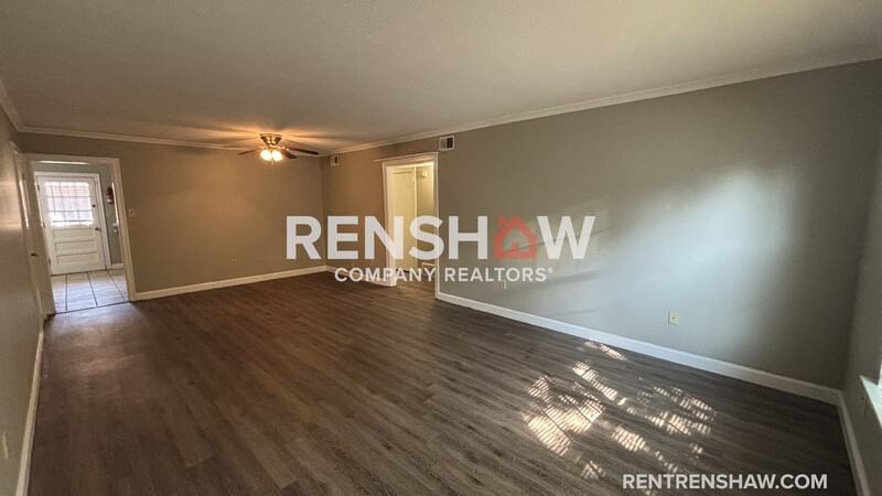 3210 Thirteen Colony Mall #3A - Photo 3 of 14