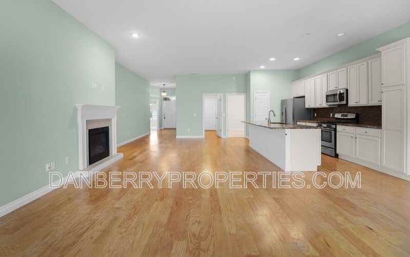 14866 Lake Winds Dr - Photo 3 of 16