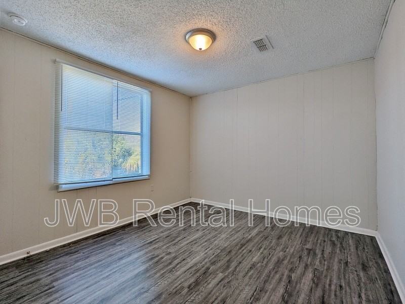 5456 Timuquana Rd - Photo 5 of 8