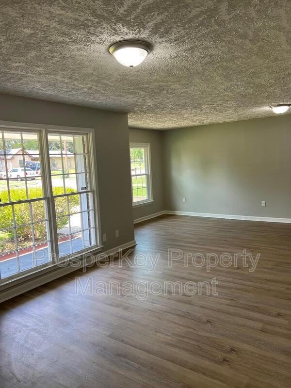 5021 Greensboro Ct - Photo 4 of 17