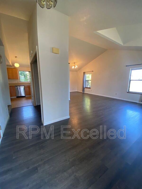 6135 36th St Se - Photo 5 of 27