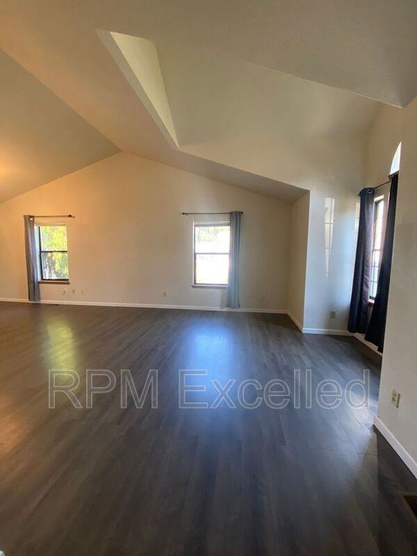 6135 36th St Se - Photo 6 of 27