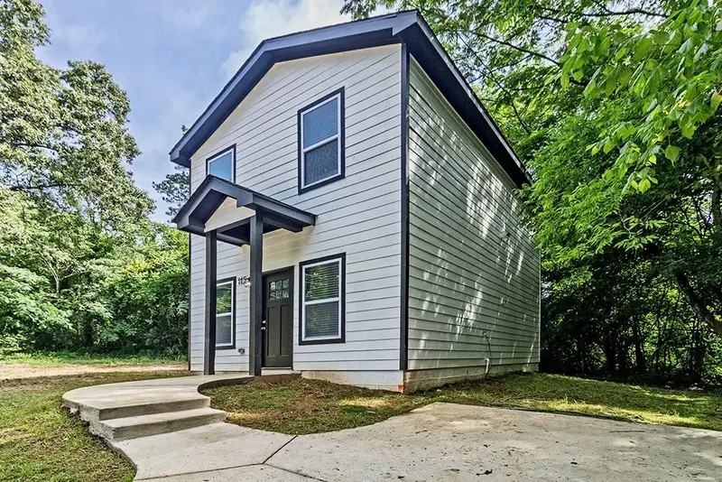 114 Emily Street - Photo 4 of 19