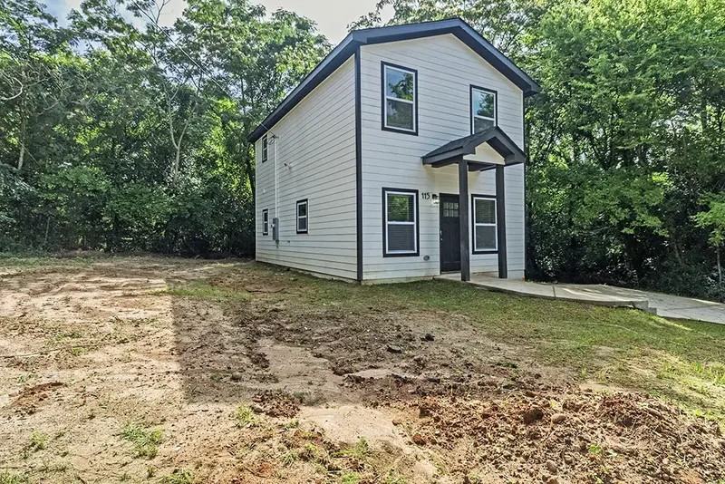 114 Emily Street - Photo 5 of 19