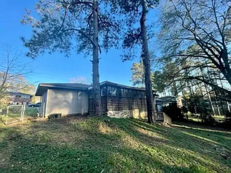 111 Lehigh Avenue - Photo 3 of 25