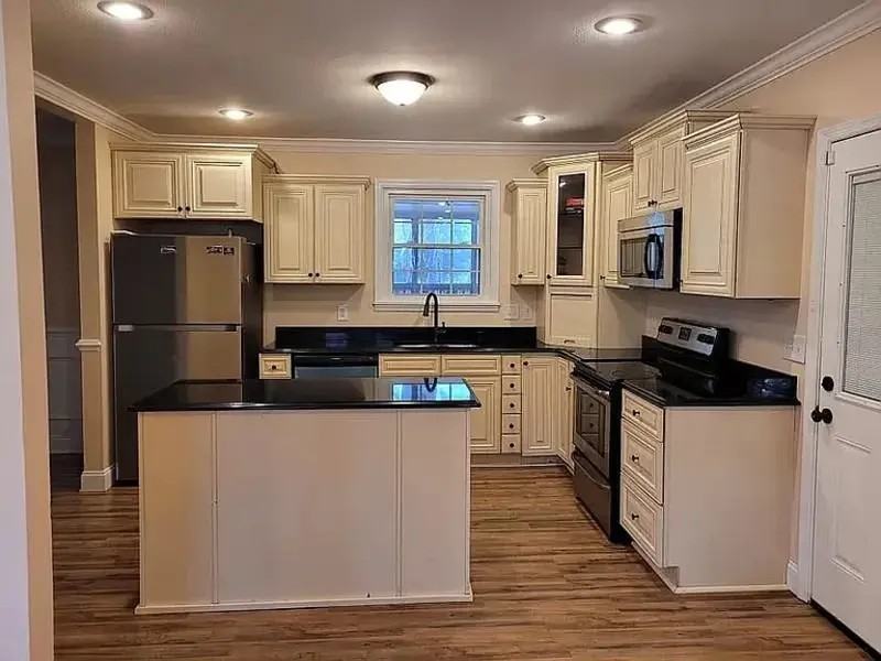 111 Lehigh Avenue - Photo 4 of 25