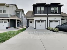 featured image of 634B Vernon Ave