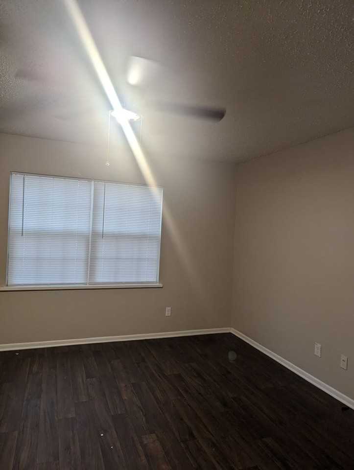 Gateway Village Apartments - Photo 3 of 8