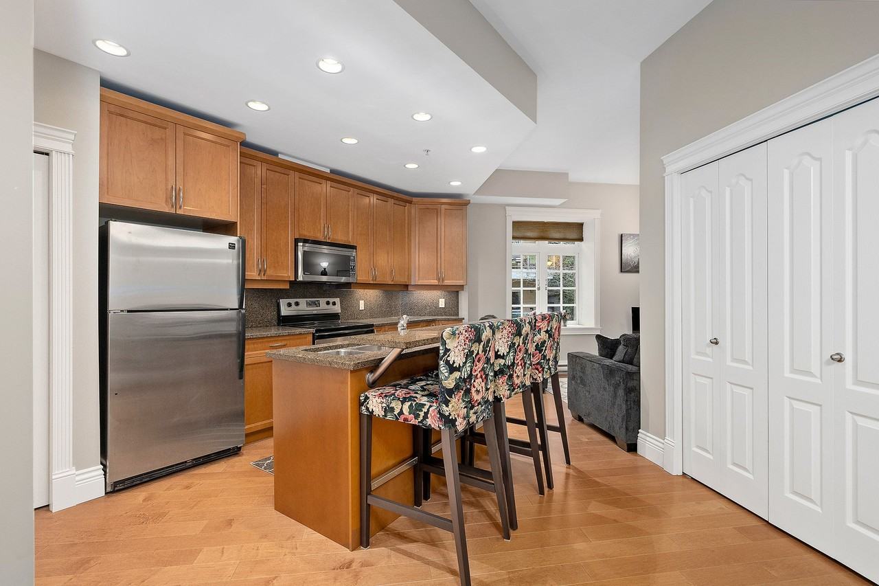 1602 Quadra Street - Photo 3 of 21