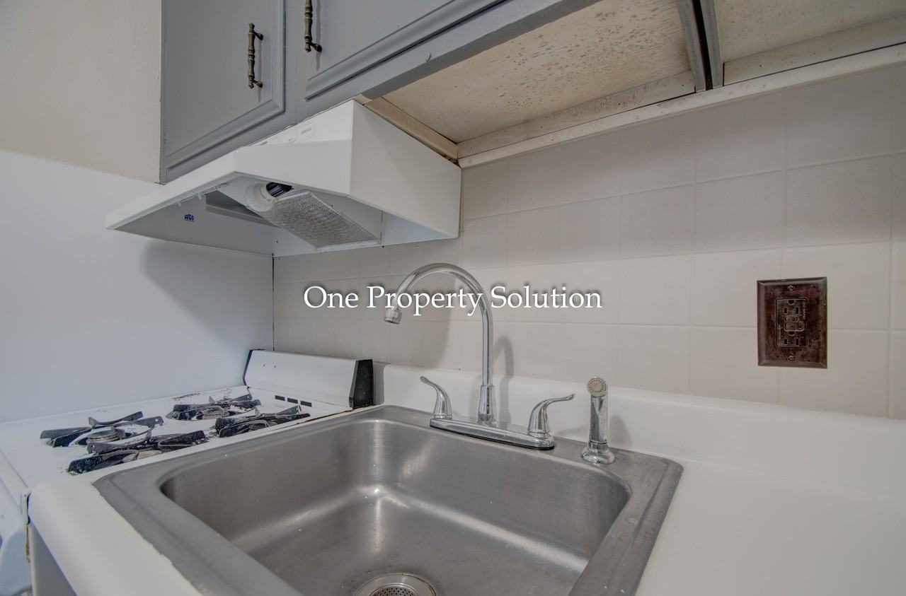 6831 Jackson Avenue - Photo 3 of 42