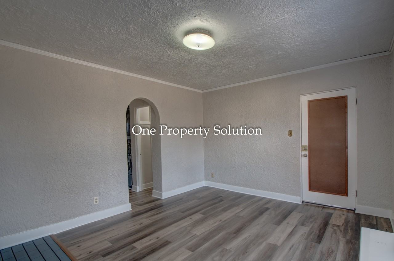 6831 Jackson Avenue - Photo 6 of 42