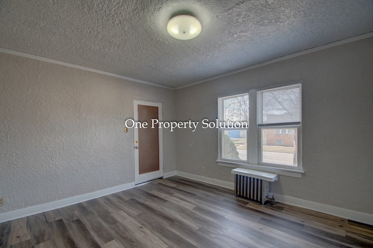 6831 Jackson Avenue - Photo 7 of 42