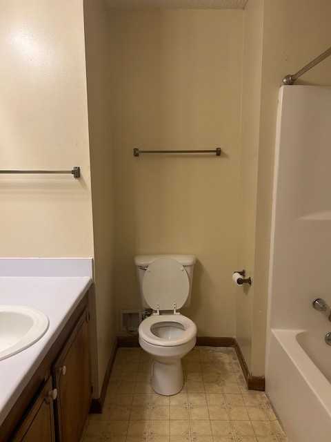 Kim Lane 14 - Photo 5 of 8