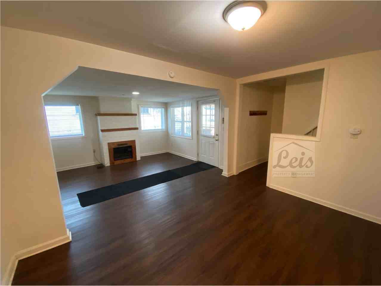 223 North Bridge Street - Photo 2 of 15