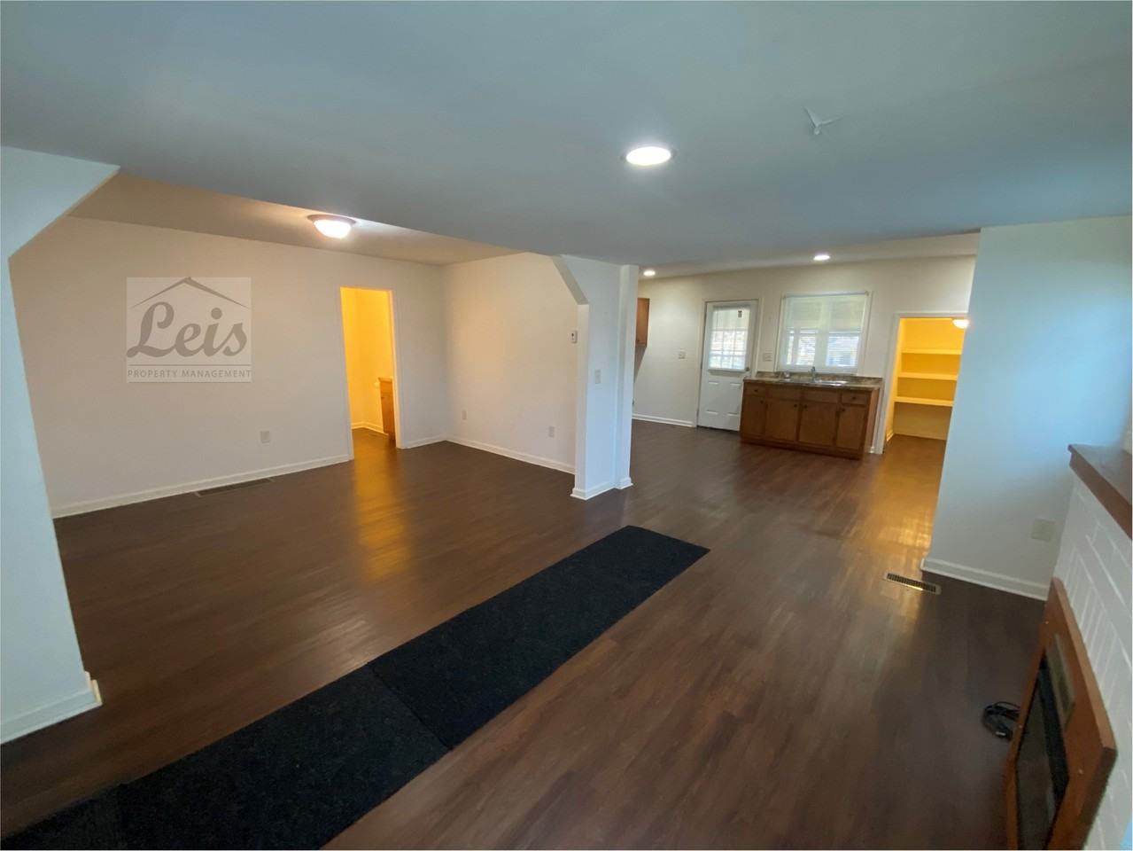 223 North Bridge Street - Photo 3 of 15