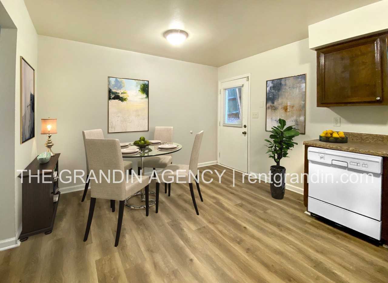 106 Lee Avenue Northeast - Photo 3 of 15