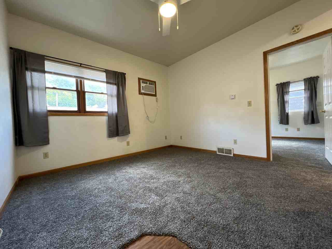 525 West Locust Street - FO - Photo 3 of 14