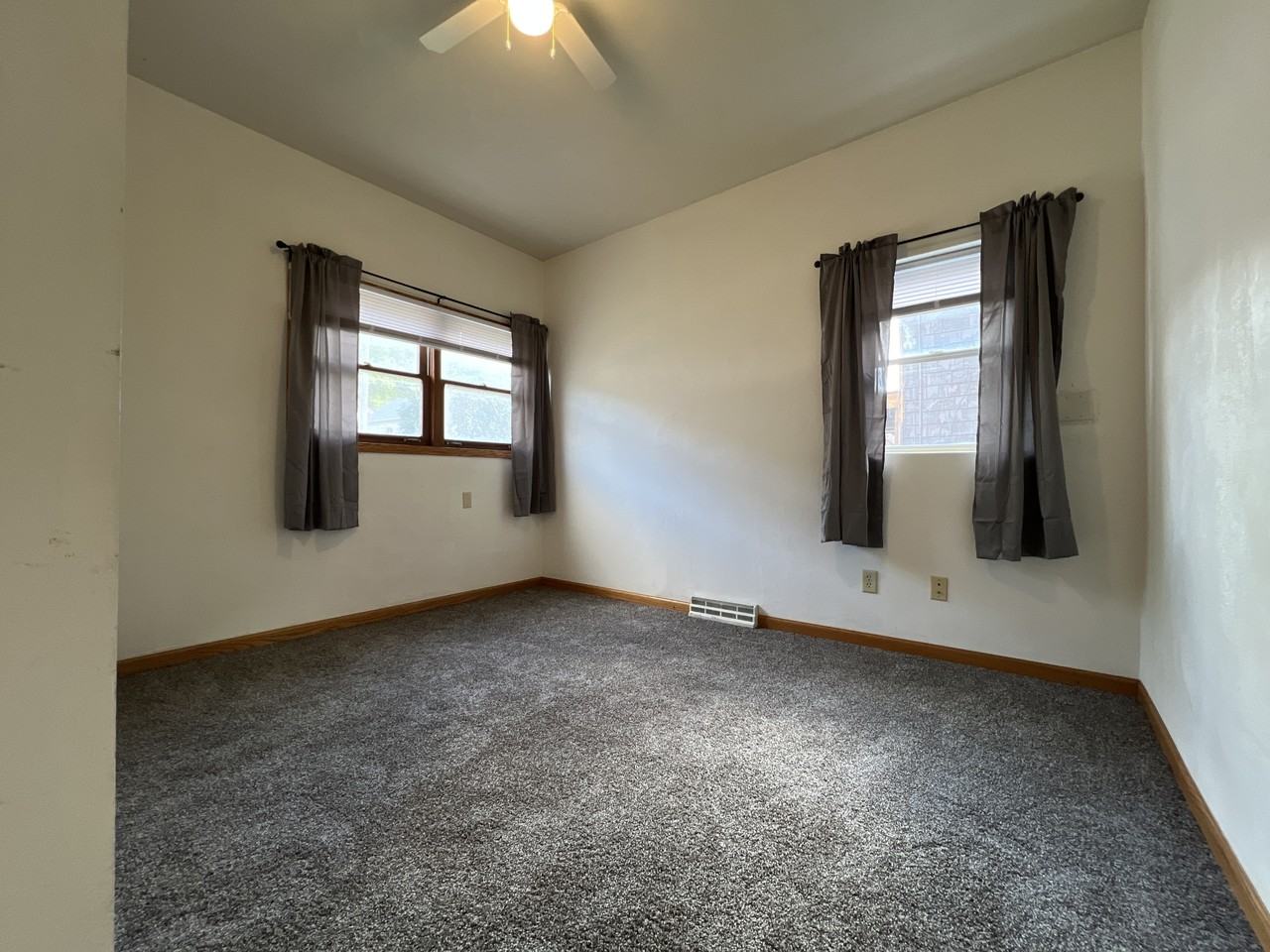 525 West Locust Street - FO - Photo 5 of 14