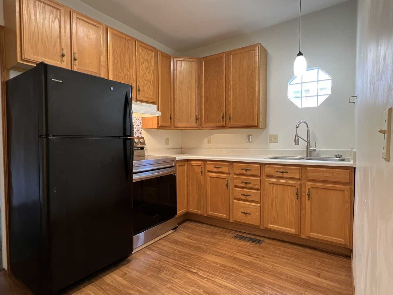 525 West Locust Street - FO - Photo 6 of 14