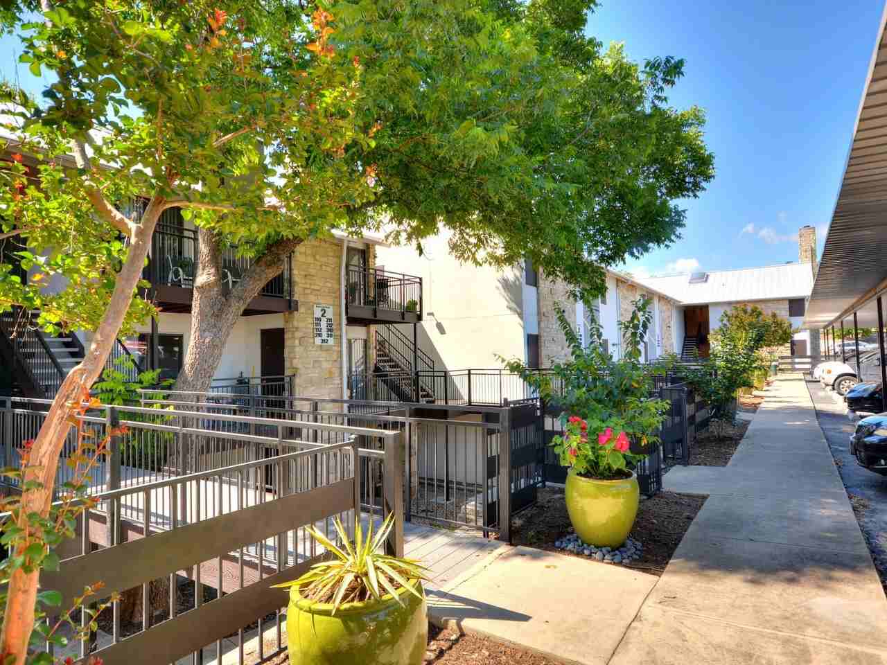 Townhollow Apartments - Photo 3 of 37