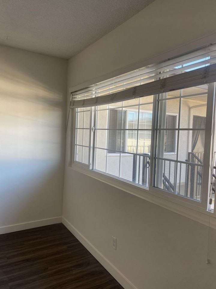 25924 - Photo 2 of 31