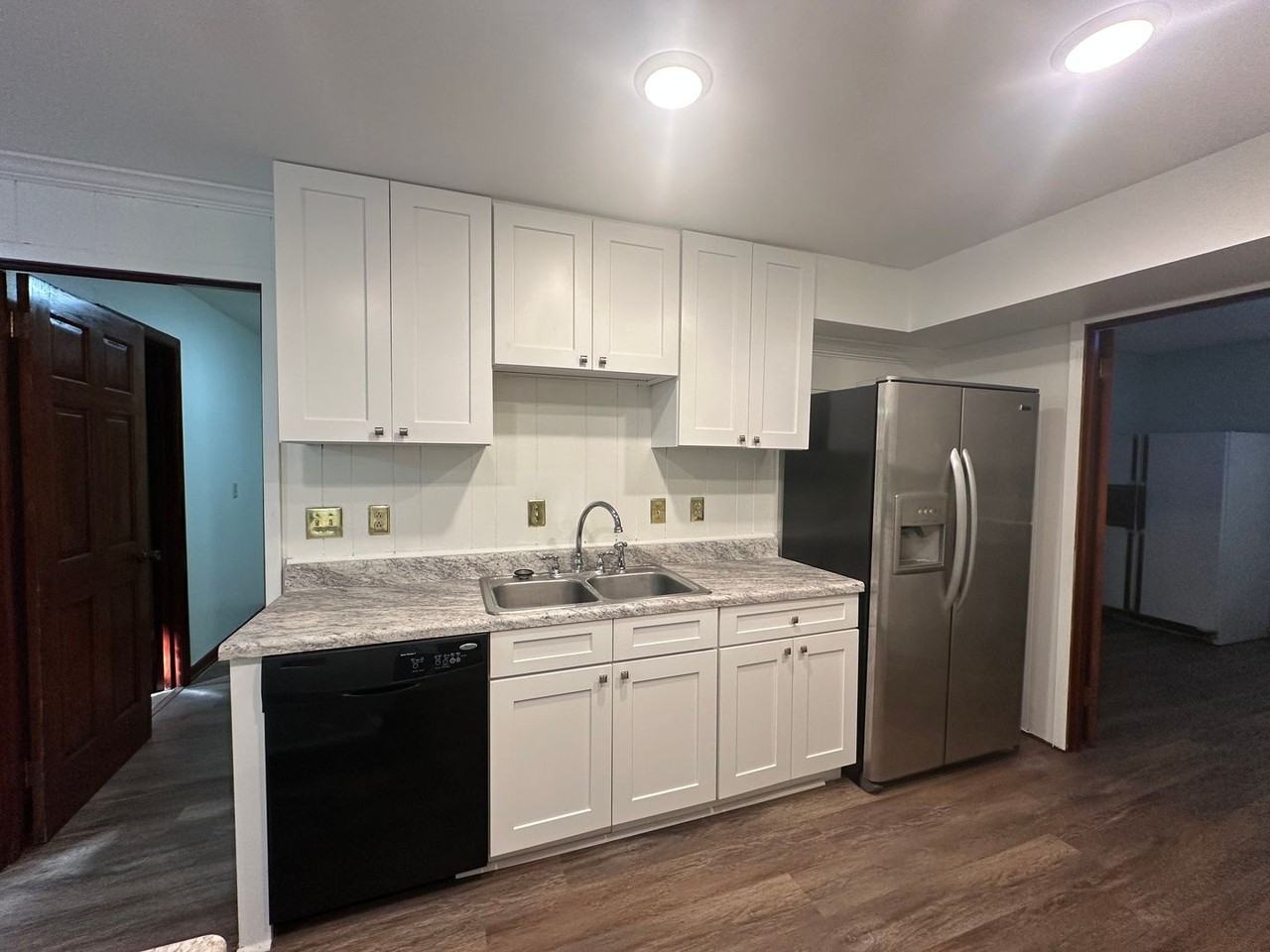 507 Colonial Circle - Photo 2 of 50