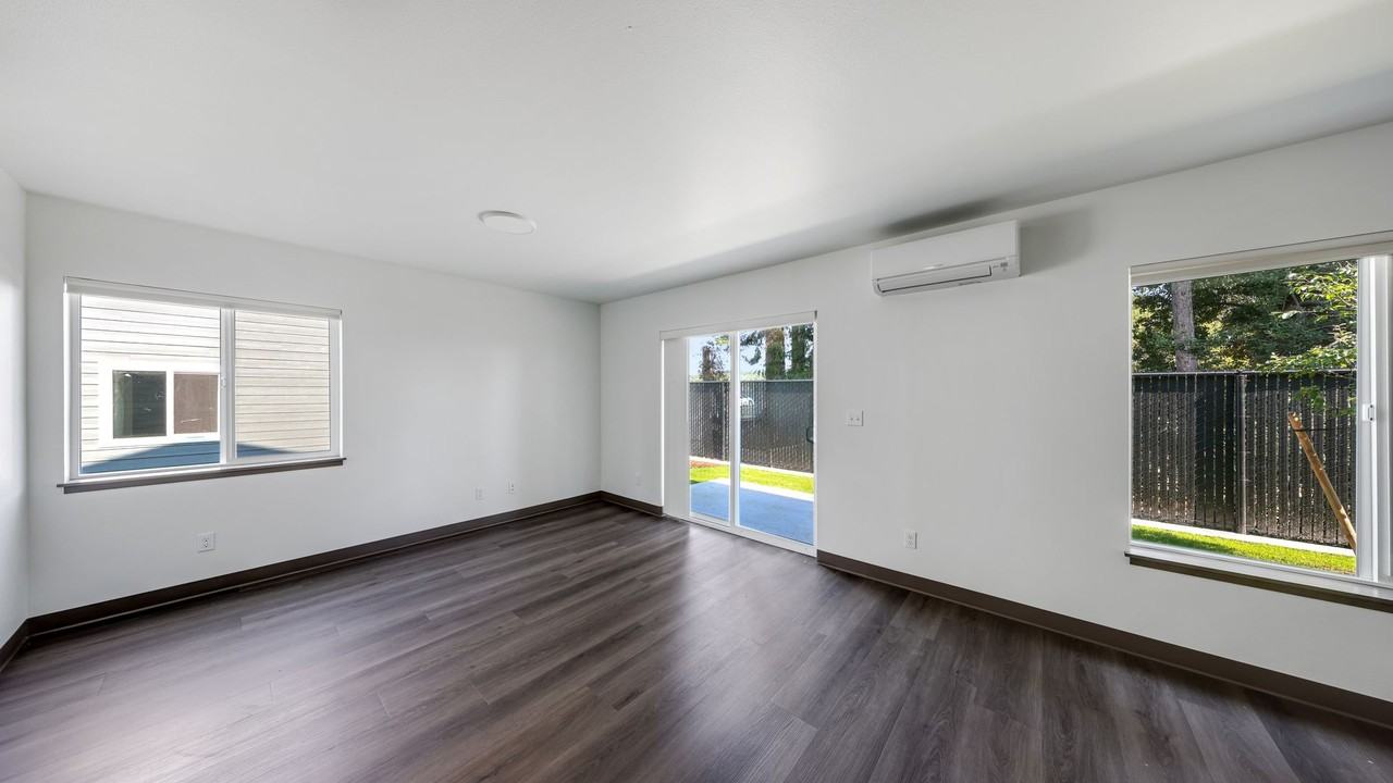 120 Northeast 10th Avenue #H3 - Photo 2 of 19