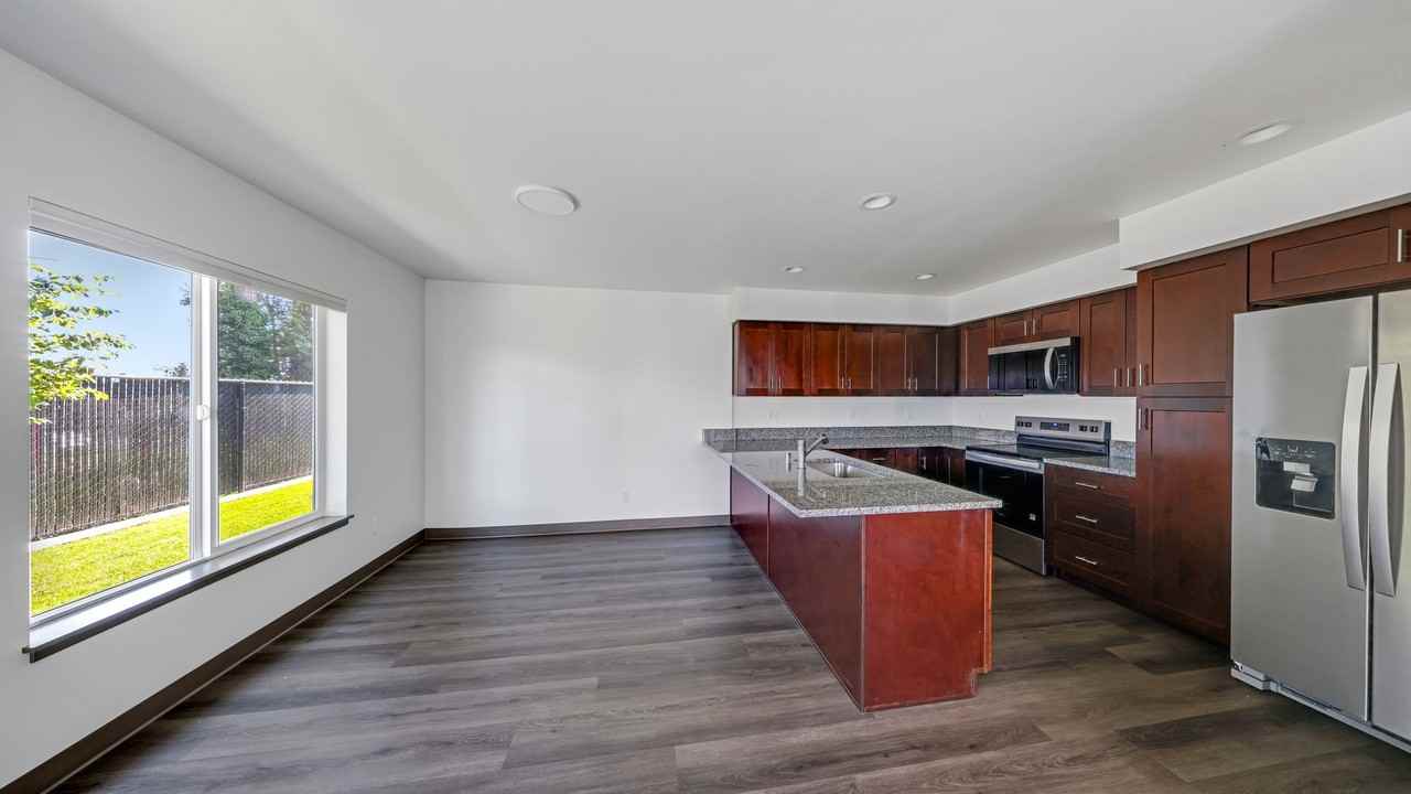 120 Ne 10th Ave #I4 - Photo 3 of 19