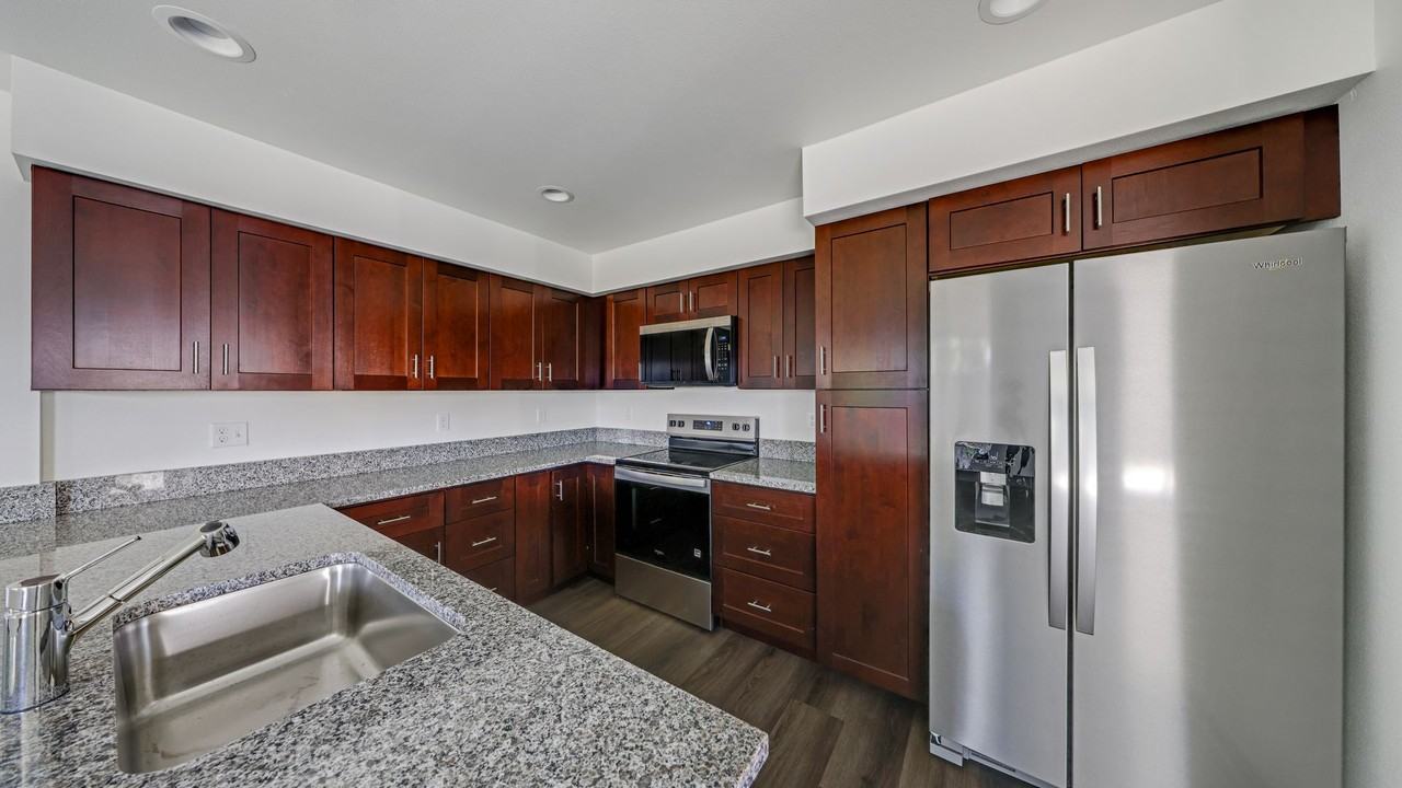 120 Ne 10th Ave #I4 - Photo 4 of 19