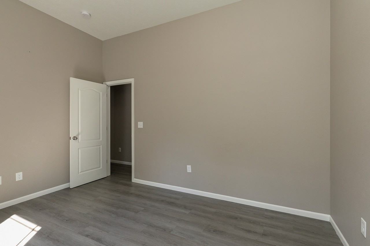 281 Kelsi Ln - Photo 4 of 34
