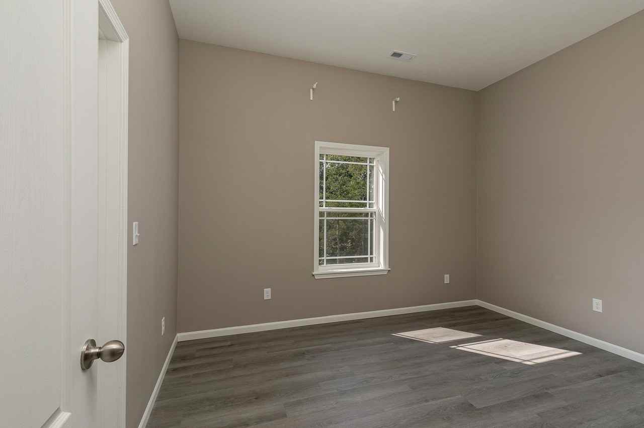 281 Kelsi Ln - Photo 5 of 34