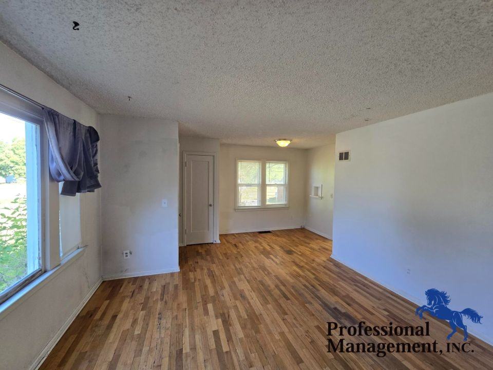 51 Prickett Ln - Photo 3 of 6