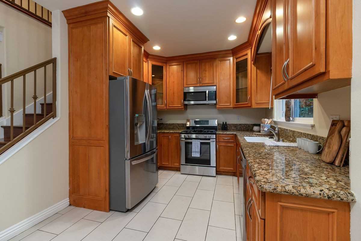 3689 S La Cienega Blvd - Photo 3 of 21