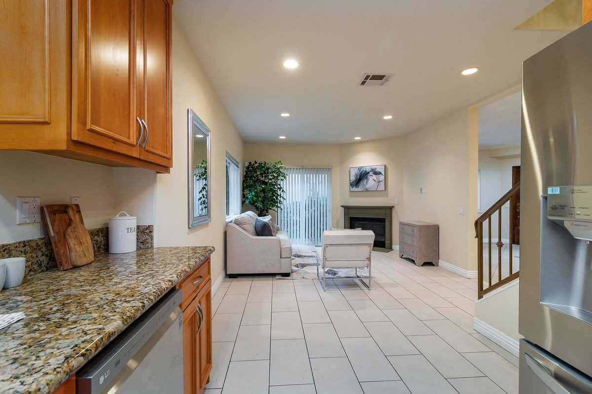 3689 S La Cienega Blvd - Photo 5 of 21