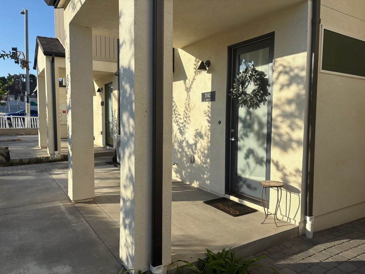 2042 - Photo 3 of 16