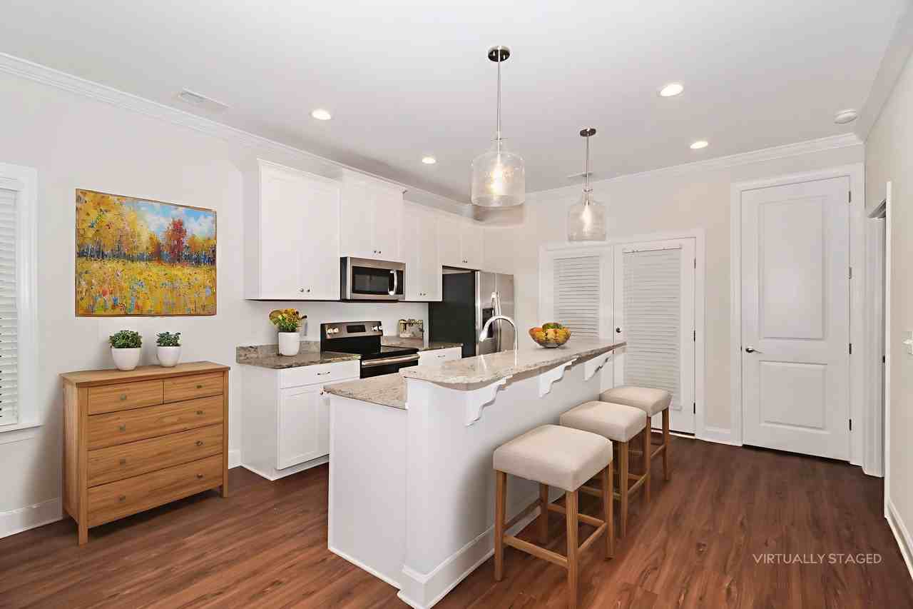 183 Highlands Glen Dr - Photo 3 of 21
