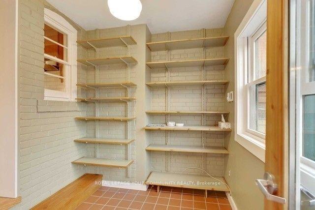 864 Millwood Road #2nd floor - Photo 5 of 8