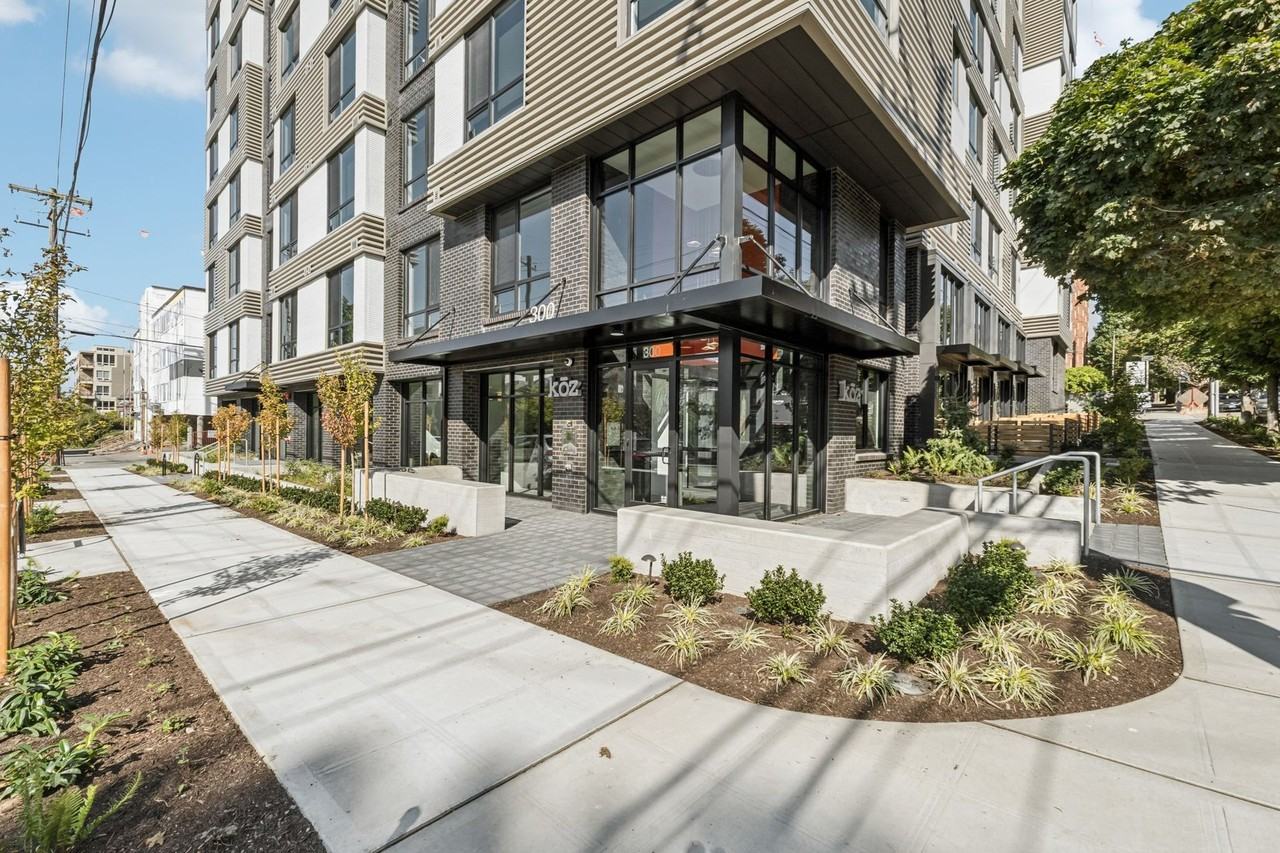 Koz Uptown - Photo 7 of 10