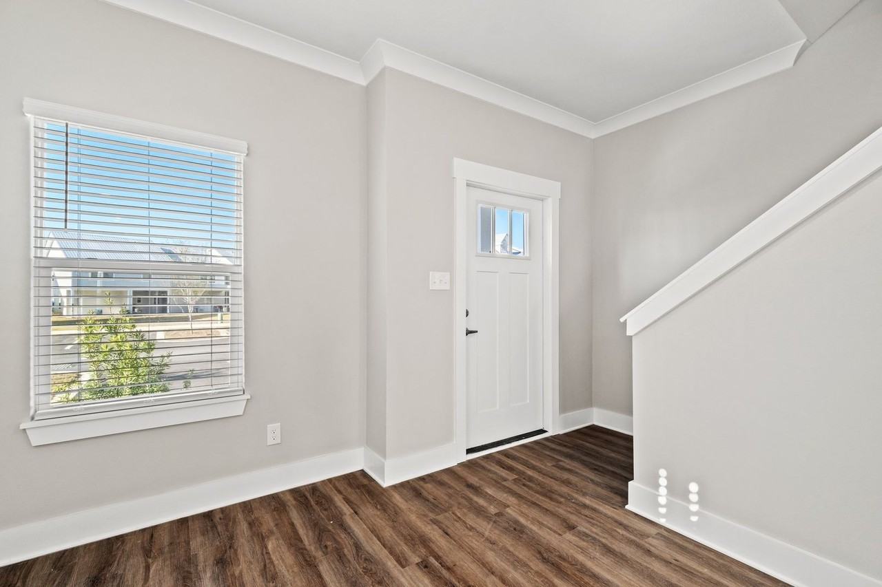 292 Date Palm Ln - Photo 2 of 30