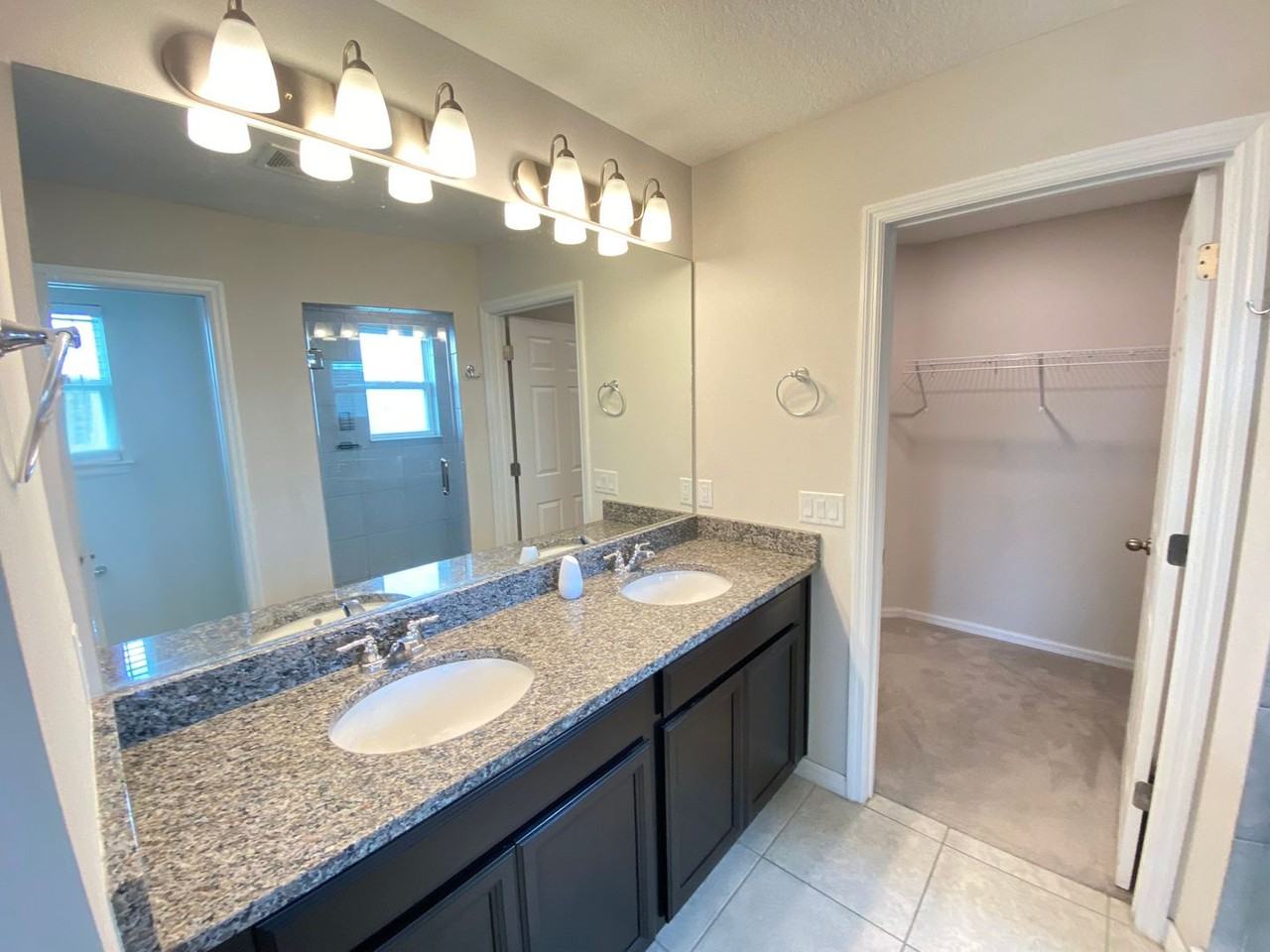 253 Aberdeen St - Photo 3 of 50