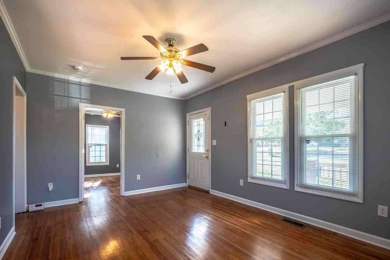 126 S Broad St - Photo 6 of 20