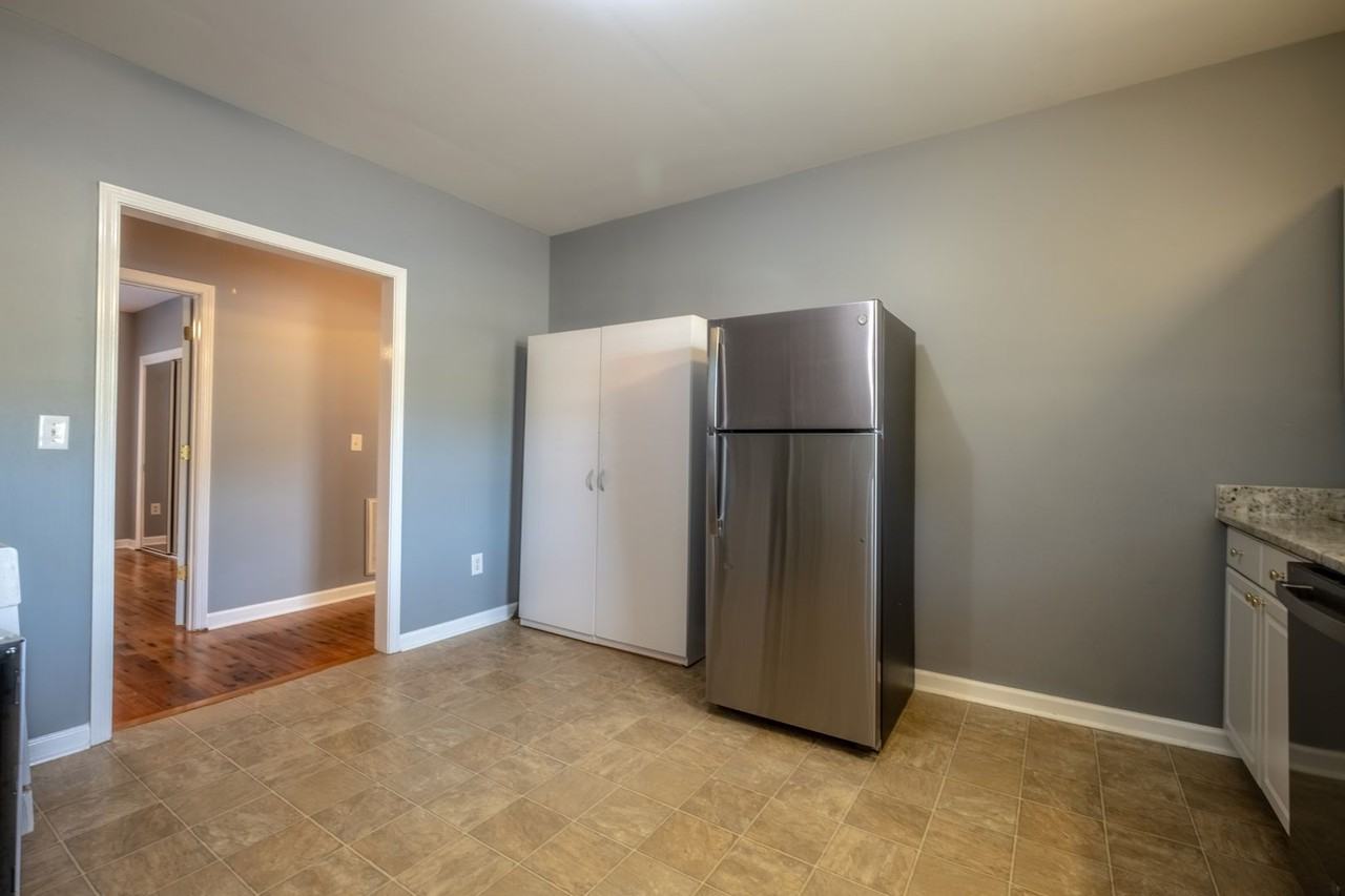 126 S Broad St - Photo 7 of 20