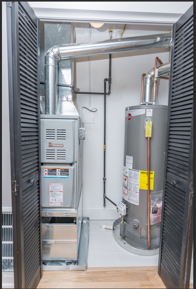 8215 S Ellis - Photo 6 of 10