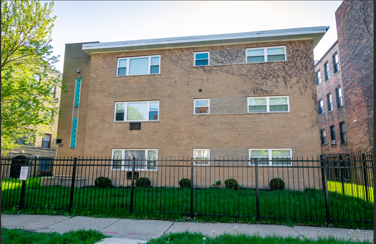 8215 S Ellis - Photo 7 of 10