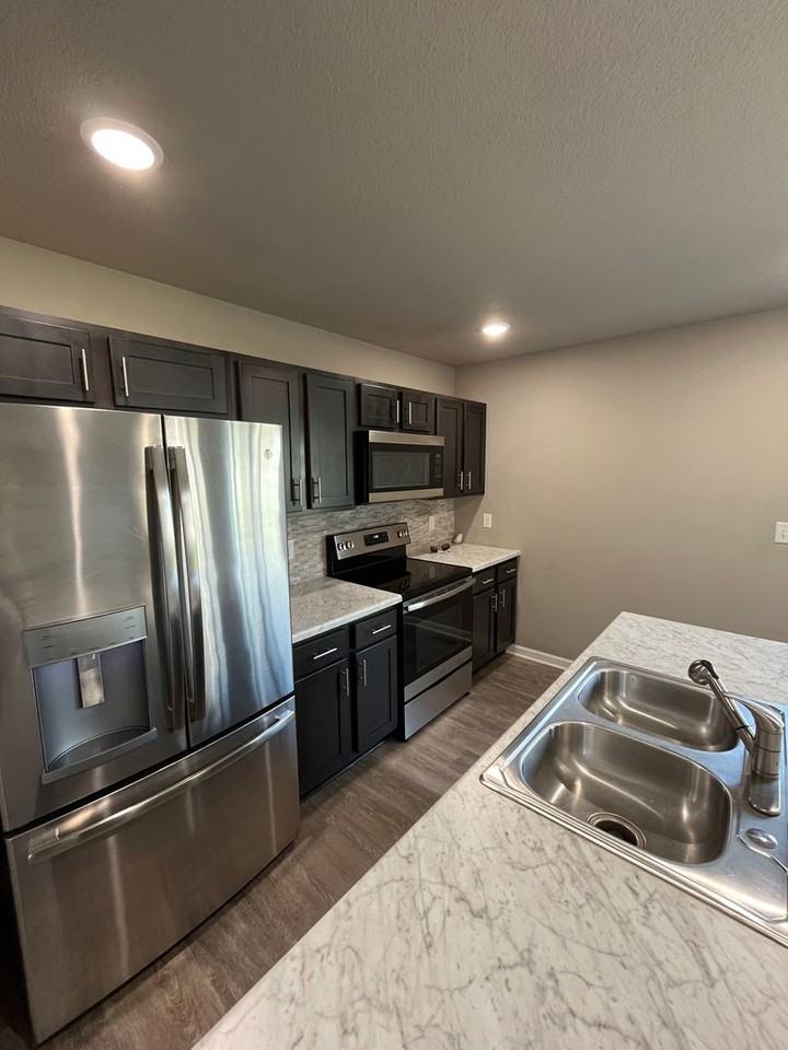 704 Juniper St Nw - Photo 3 of 20