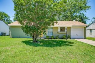 716 Sw Sunset Ln - Photo 1 of 1