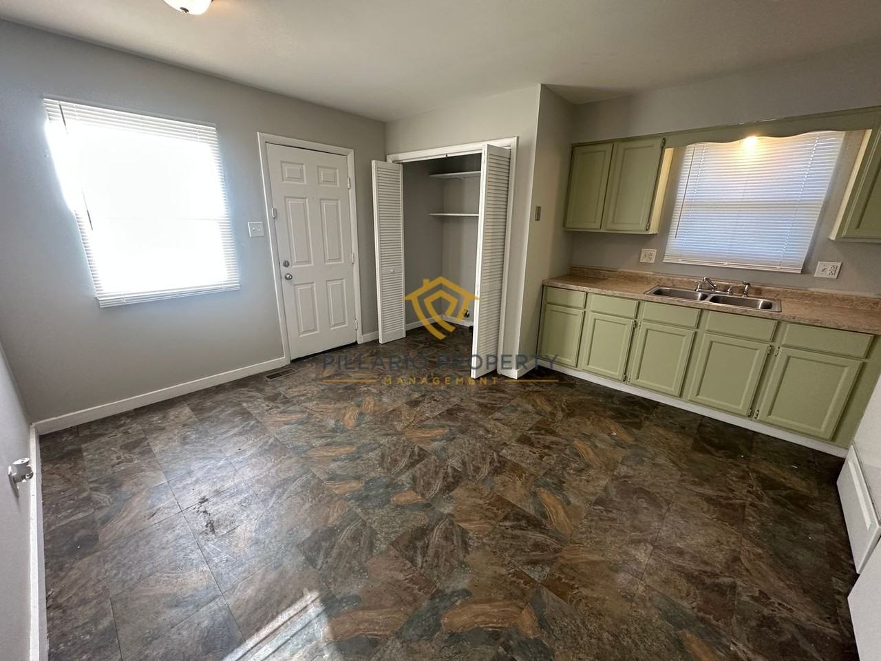 2953 N Lasalle St - Photo 3 of 16