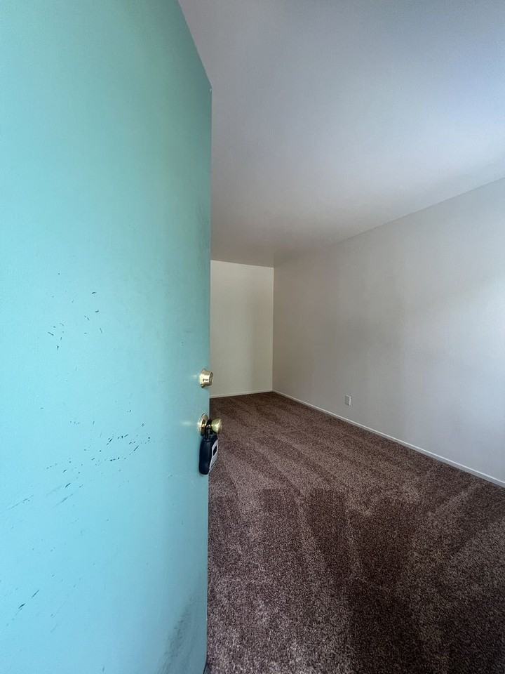 Bridgeview Apartments - Photo 3 of 35