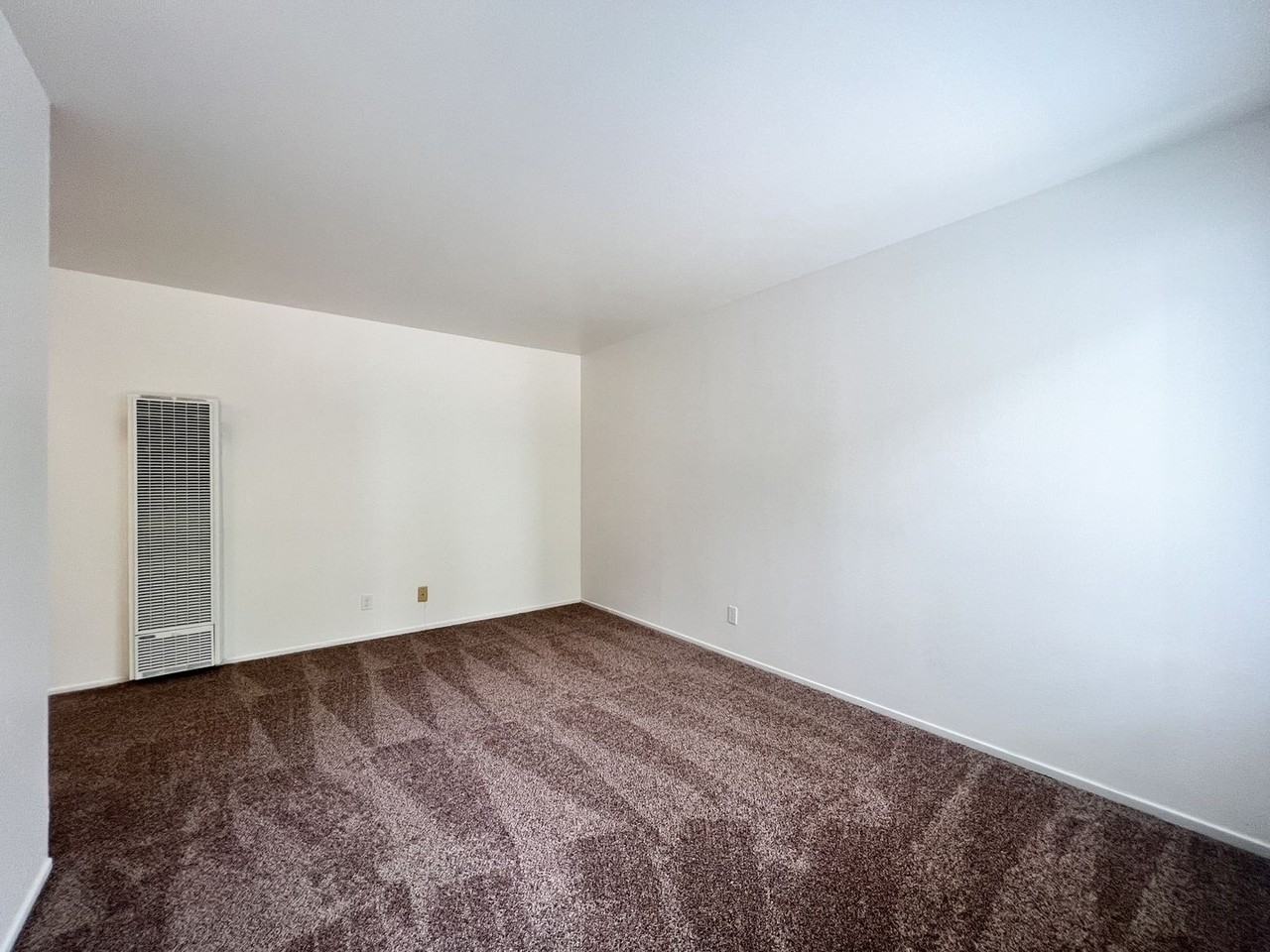 Bridgeview Apartments - Photo 4 of 35