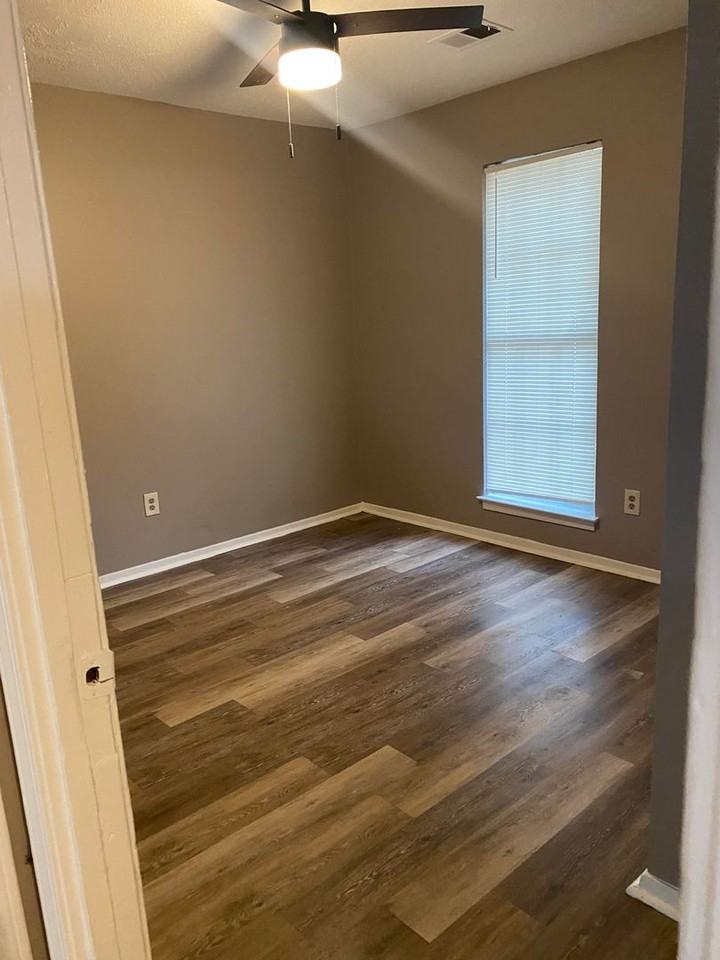 6420 Cornwall Rd - Photo 3 of 14